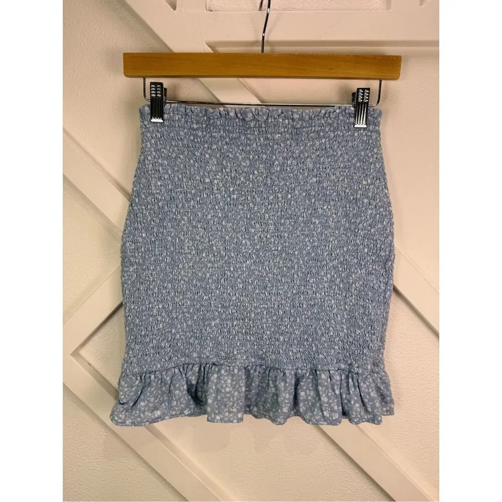 Abercrombie & Fitch Smocked Mini Skirt Blue Floral Ruffle Hem Size Small